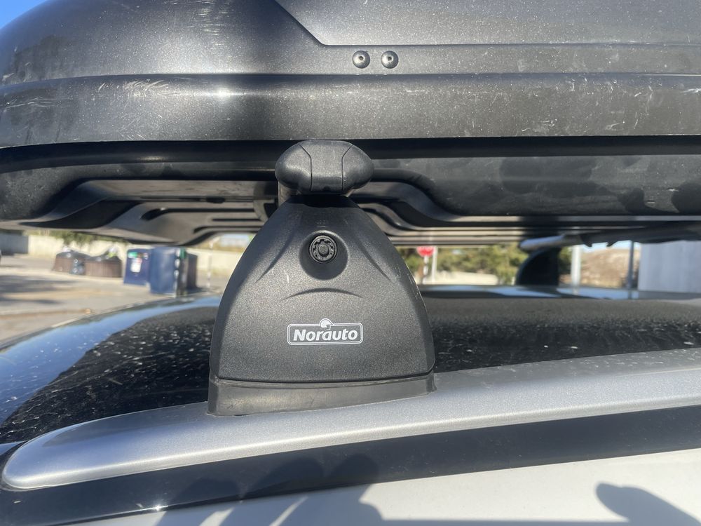 Vendo caixa de viagem mais os suportes tejadilho Norauto