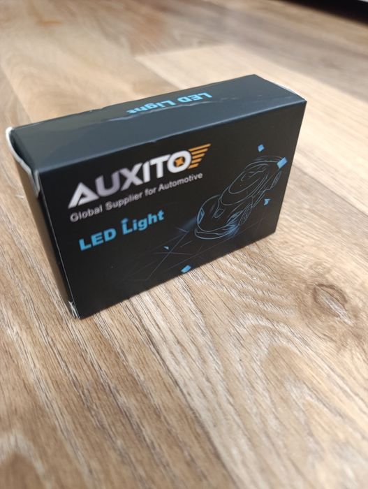 Продам нові Led лампи Р21/5W