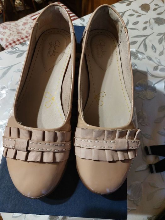 Балетки лаковые Clarks