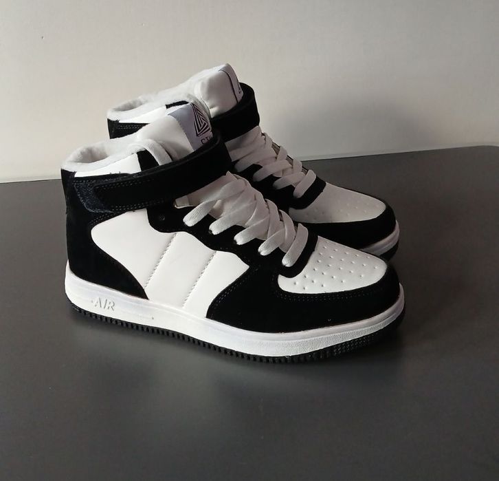 Теплі зимові кросівки