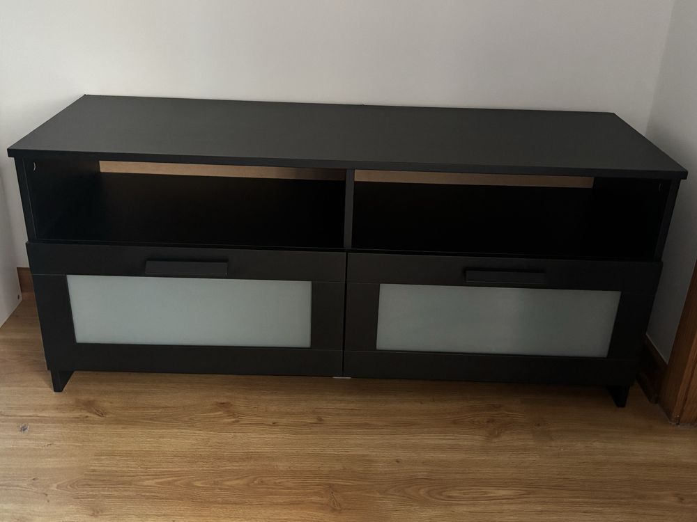 Movel TV preto com gavetas de vidro