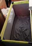 Cama de viagem para criança com rodas