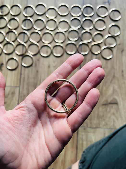 Złote kółko ring 4 cm - komplet 43 sztuki