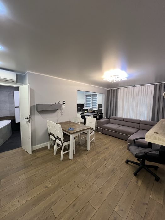 Сдам 2 х к +кухня-гостинная Небесной сотни 41