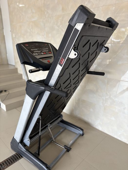 Бігова доріжка U.N.O. Laufband LTX4