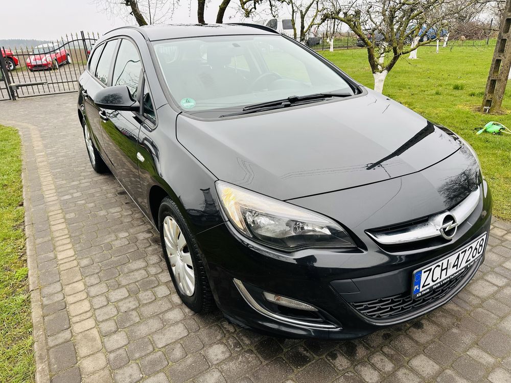 Opel Astra 1.7 cdti lift  2013 klimatyzacja  nawigacja ladna