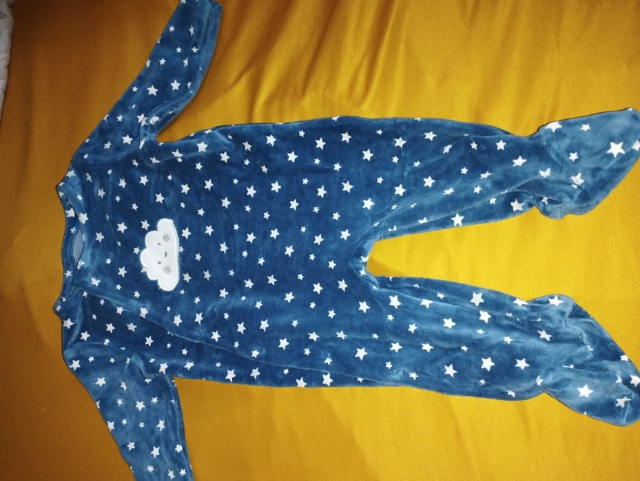 Welurowa piżamka- pajac rozmiar 68