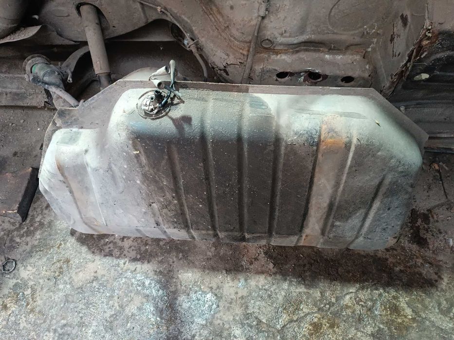 Бензобак Опель Омега А Бак топливный Opel Omega A Универсал Караван