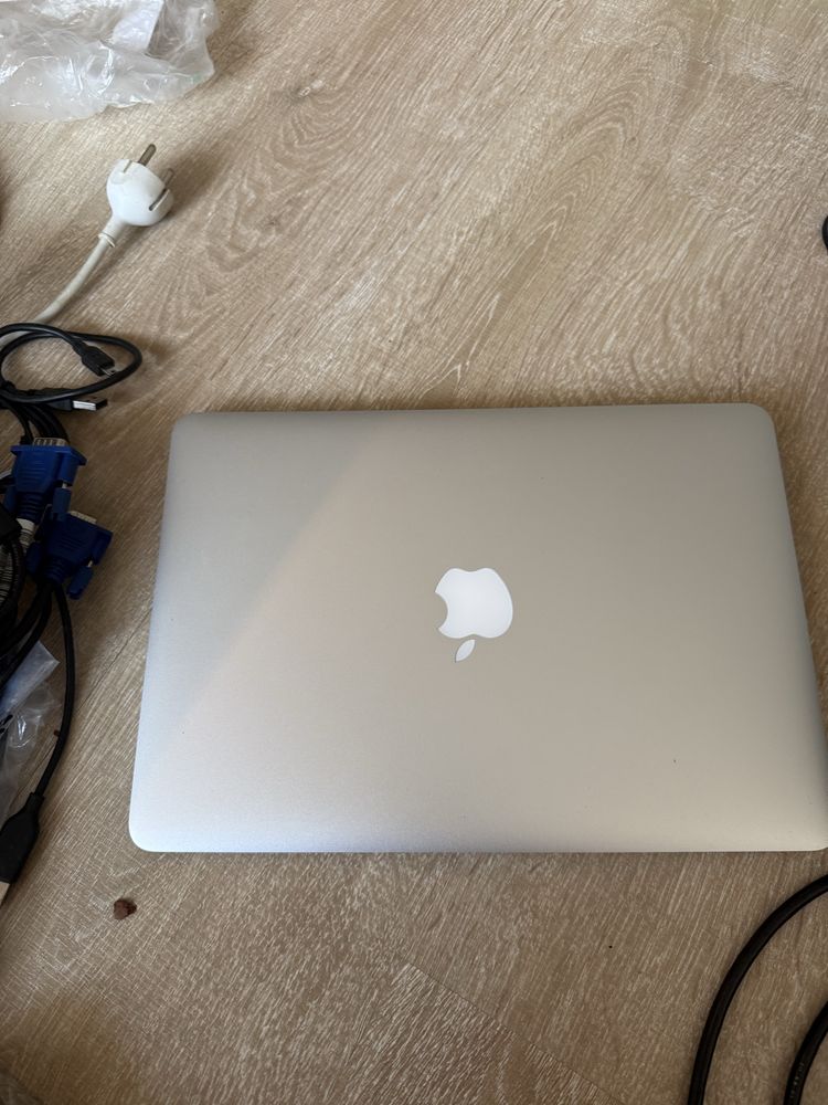MacBook Pro 13” Retina (2012–2015) – Para peças / motherboard avariada