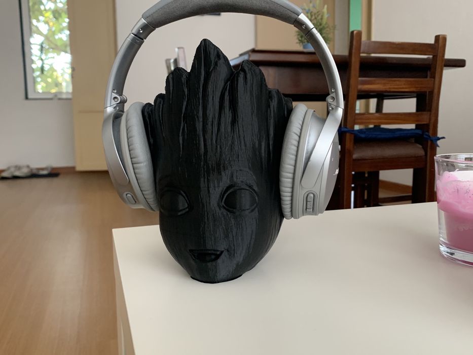 Baby groot, arrumador de secretaria