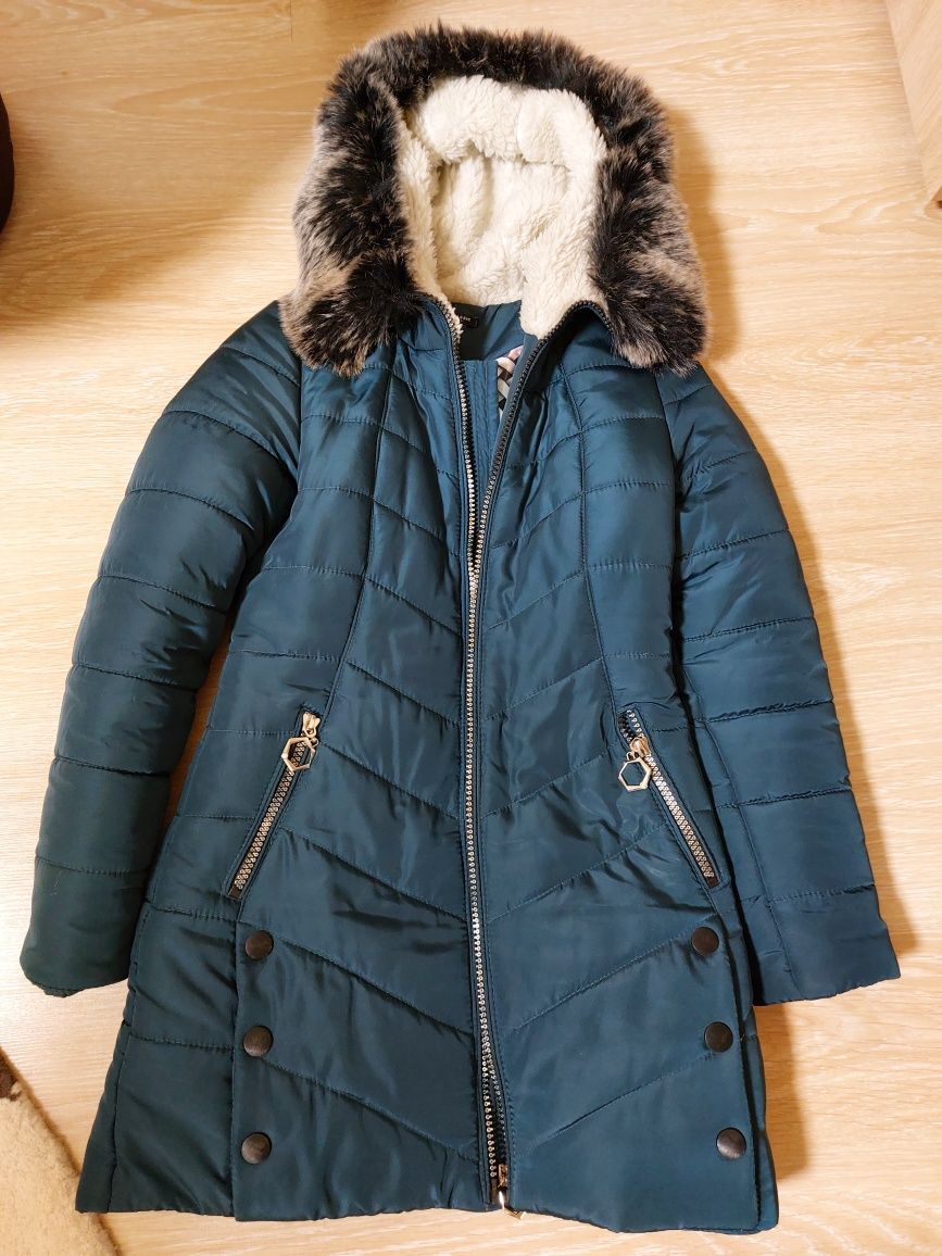 Пальто зимове  жіноче  44 розмір