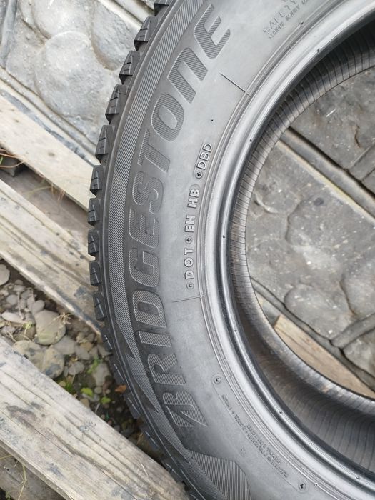 Шини зимові 215-65-16C Bridgestone з Німечини