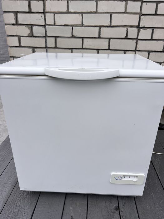 Продам морозильну камеру