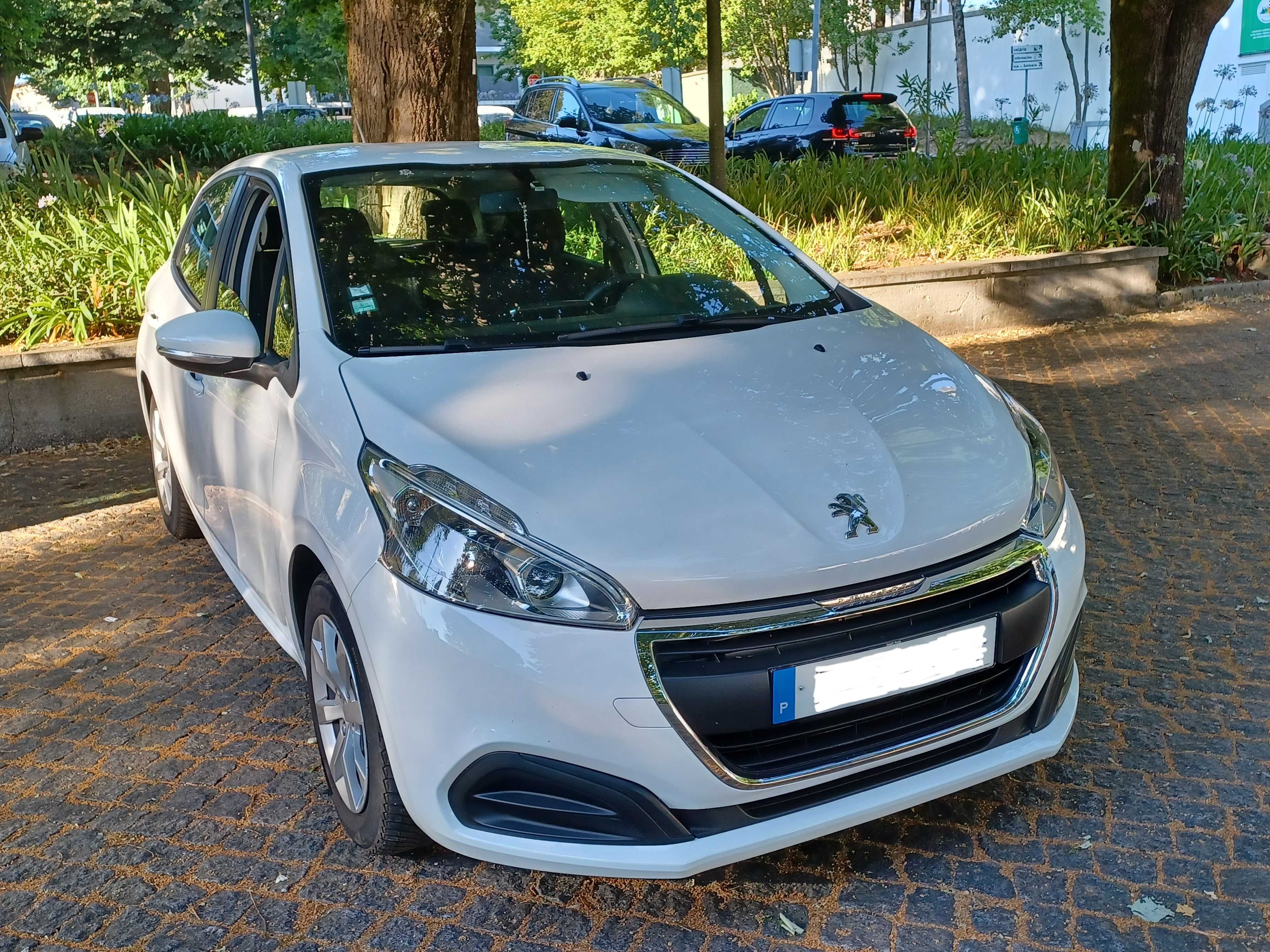 Vendo peugeot 208 active.