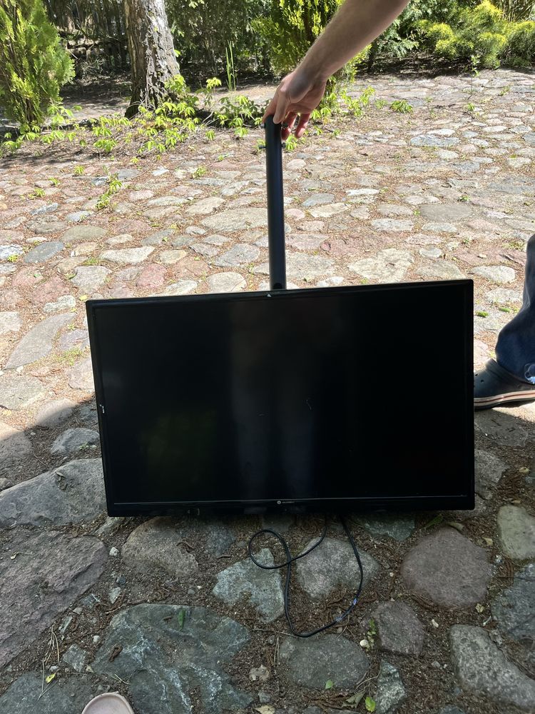 8 sztuk kamer + 1 kamera 360’ z alamem + łączenia, dysk, telewizor
