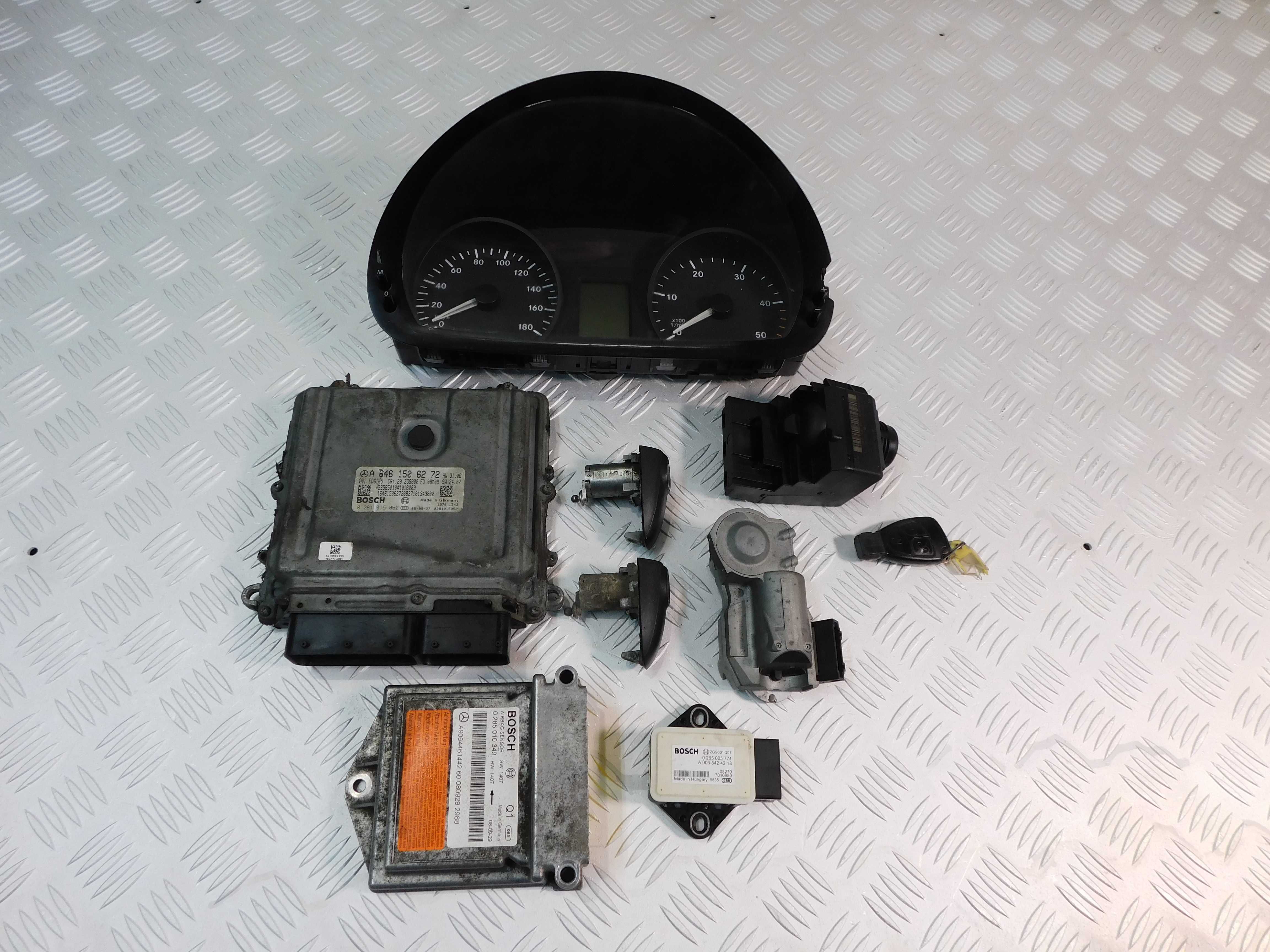 Mercedes Sprinter 906 2.2 150 K komputer stacyjka rygiel cały zestaw