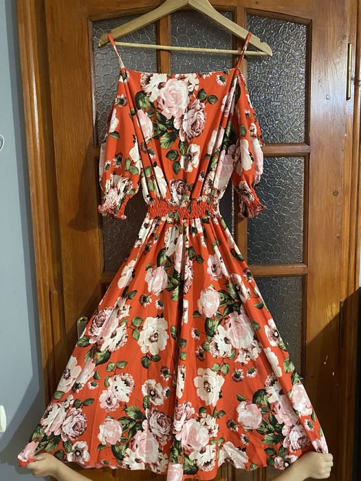 сукні в хорошому стані