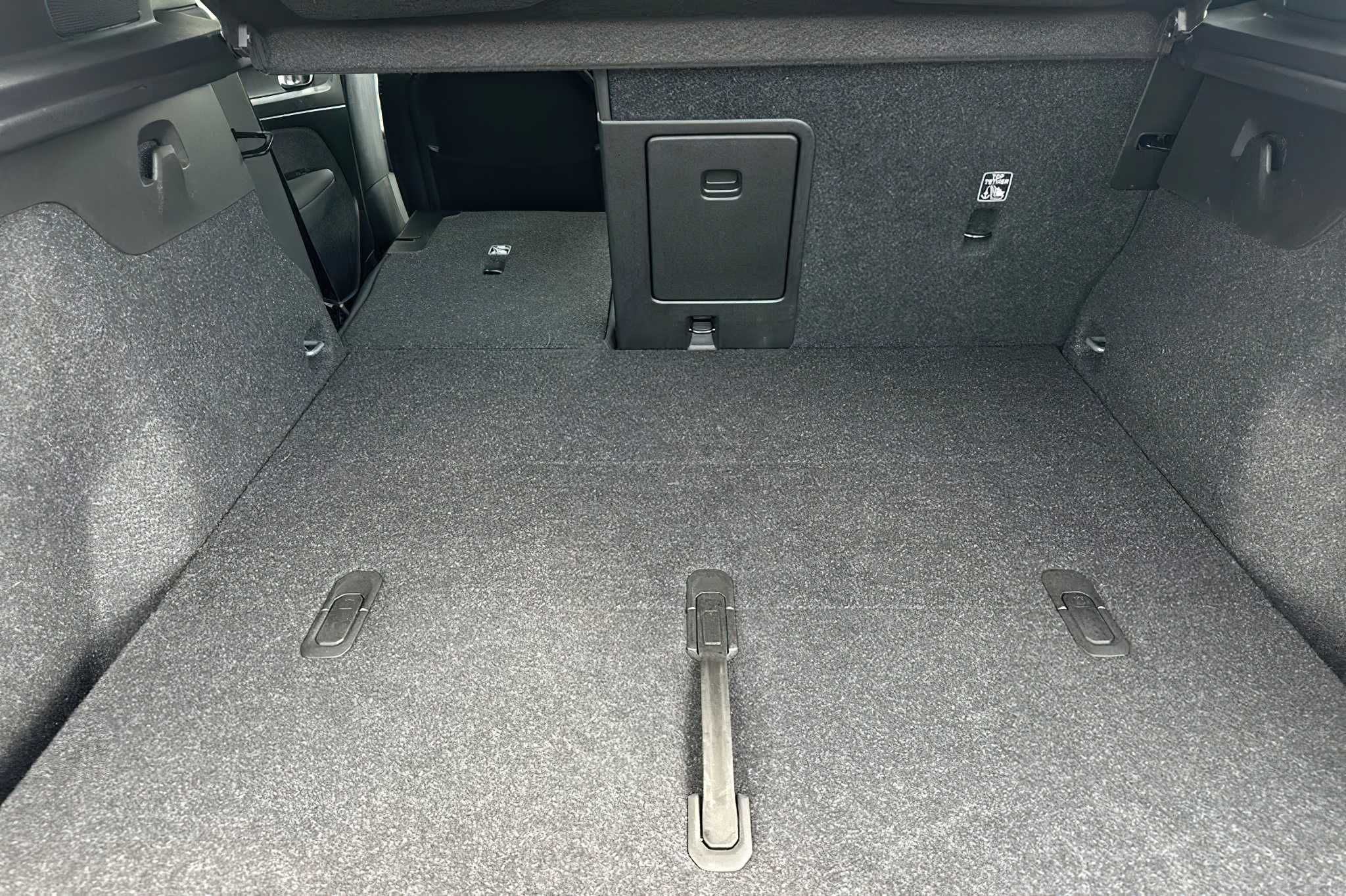 Volvo C40    2022