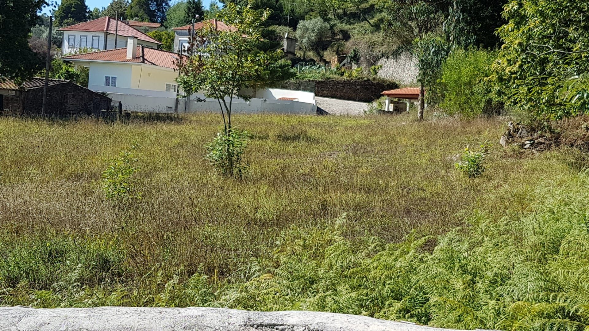 Terreno para construção de 1 ou 2 moradias