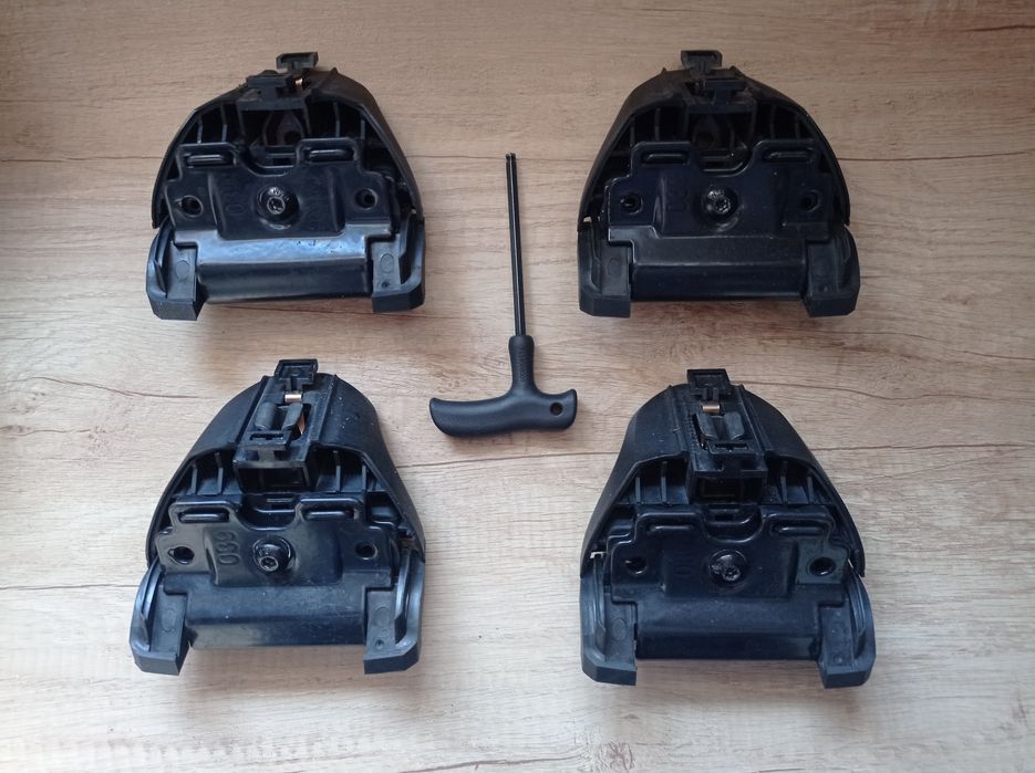 Stopy belek bazowych THULE RAPID SYSTEM 753 uchwyt KIT 4035 Audi A3 8V