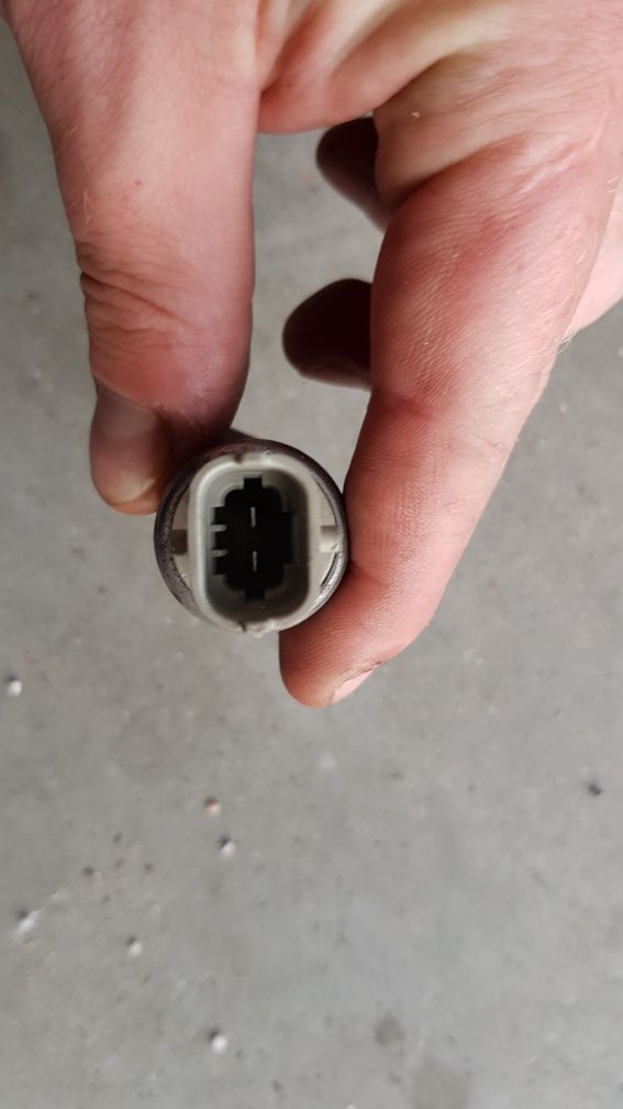Regulator zawór ciśnienia paliwa z22yh 2.2 direct opel vectra benzyna