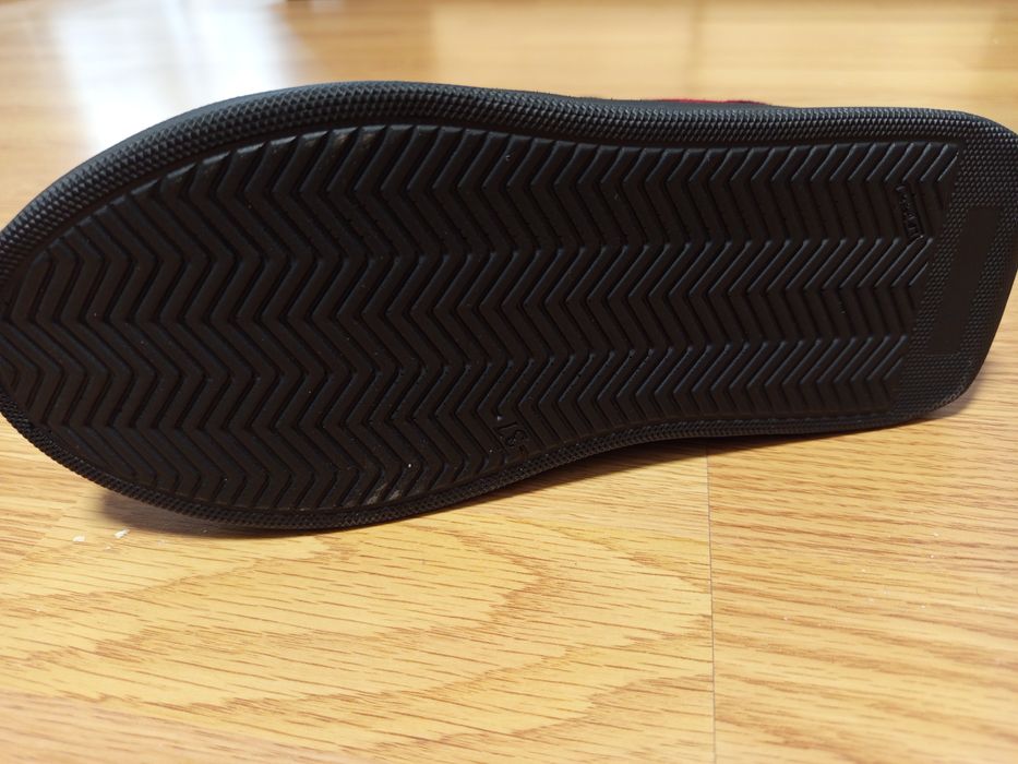 Кеди  жіночі 37 розмір.шкіра.(нубук)