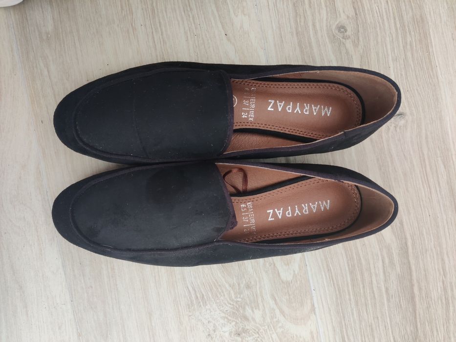 Sapatos clássicos de mulher n. 37