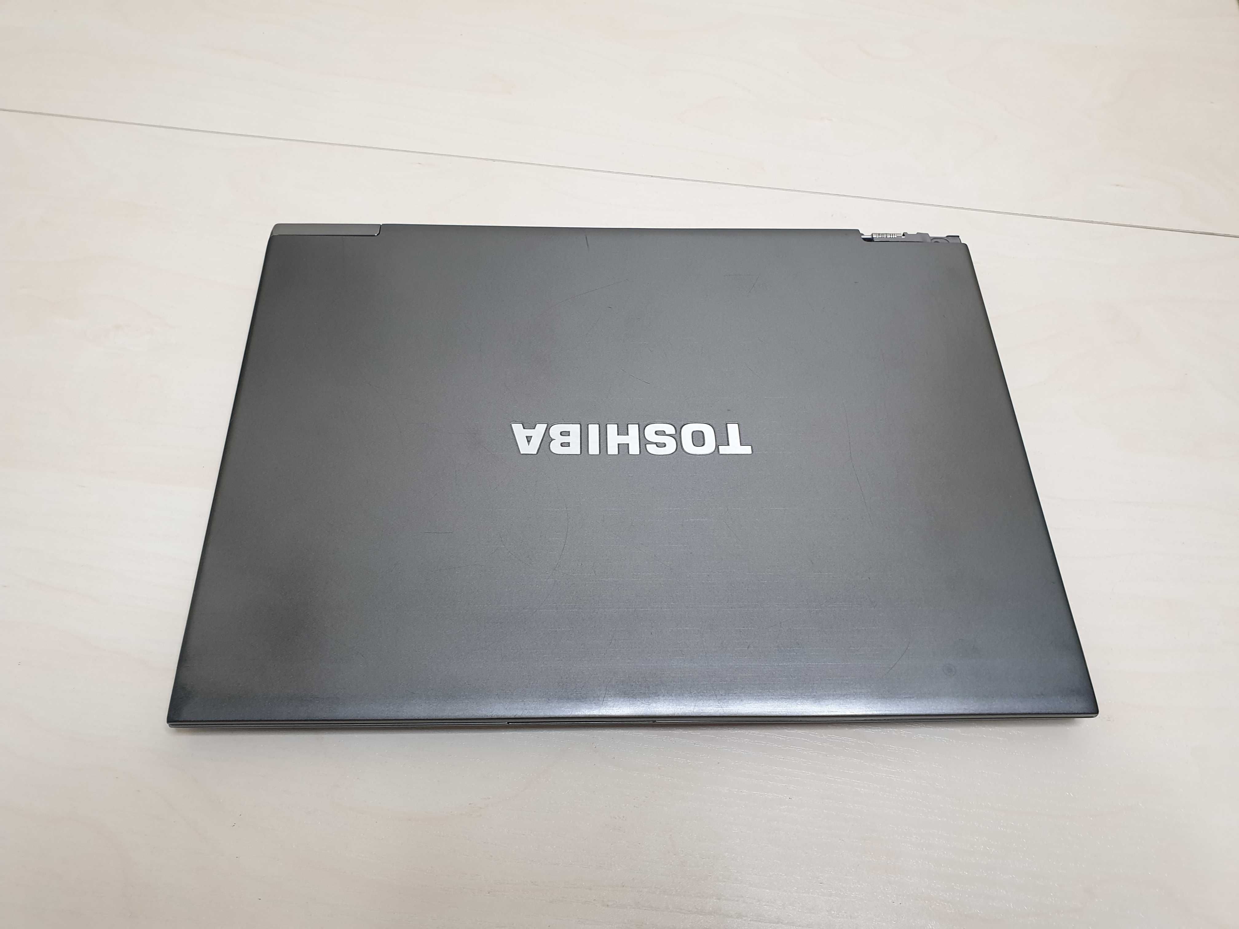 Ноутбук Toshiba Portege R830 / Intel Core i5-2557 / SSD
