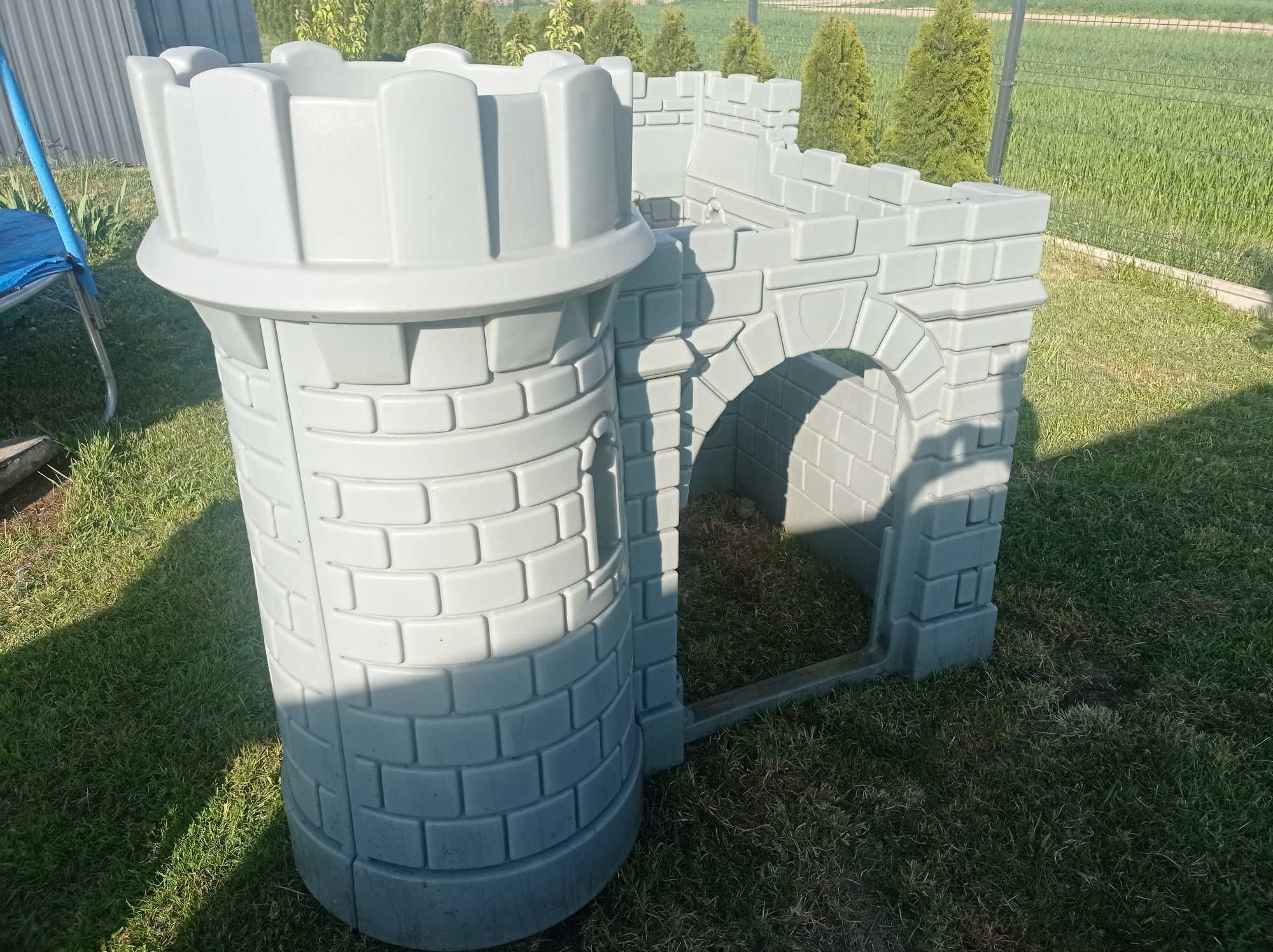 Zamek zjeżdżalnia Little Tikes