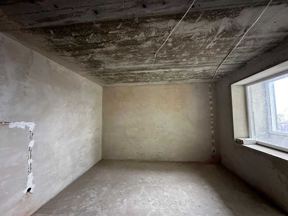 Центр! Здана квартира, 74.5 м2 на 7 поверсі , сирець.