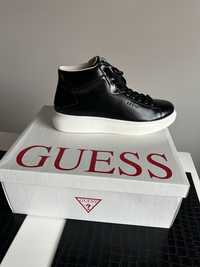 Buty skorzane marki Guess