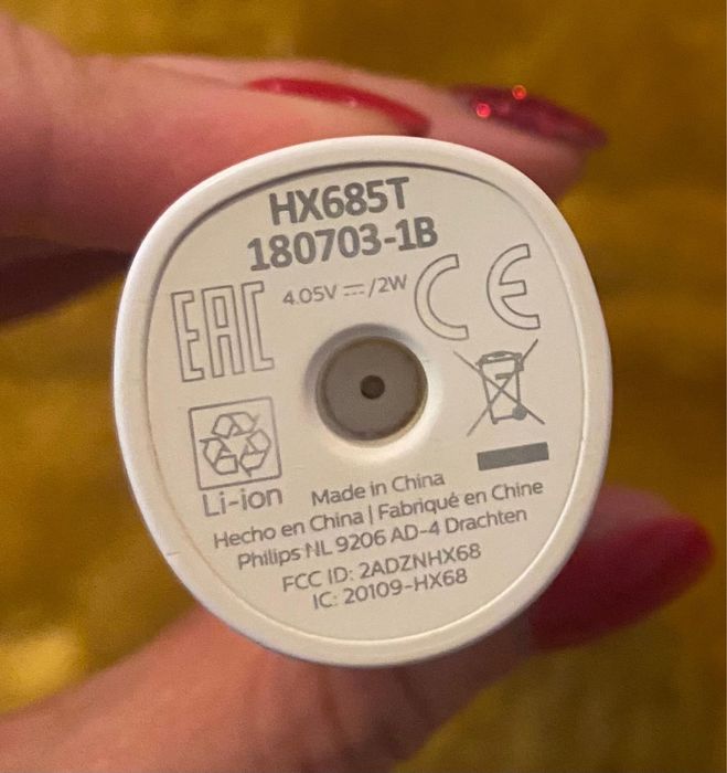 Szczoteczki Philips Sonicare dla doroslego i dla dziecka