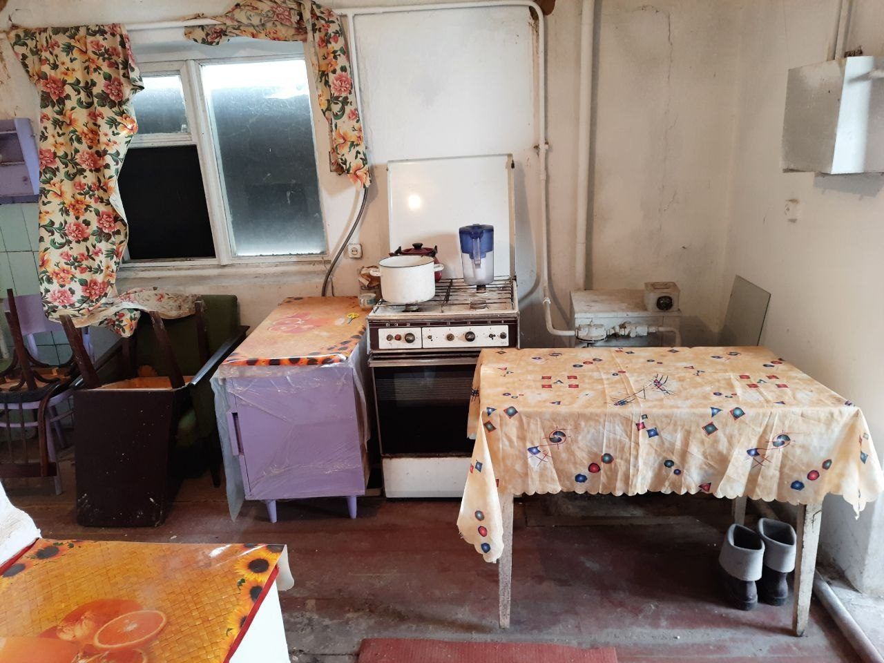 Продам пів будинку в Баришівці.