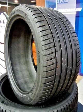 Купити шини резину гуму колеса  295/40R21 Mercedes GL Мерседес Джи Эль