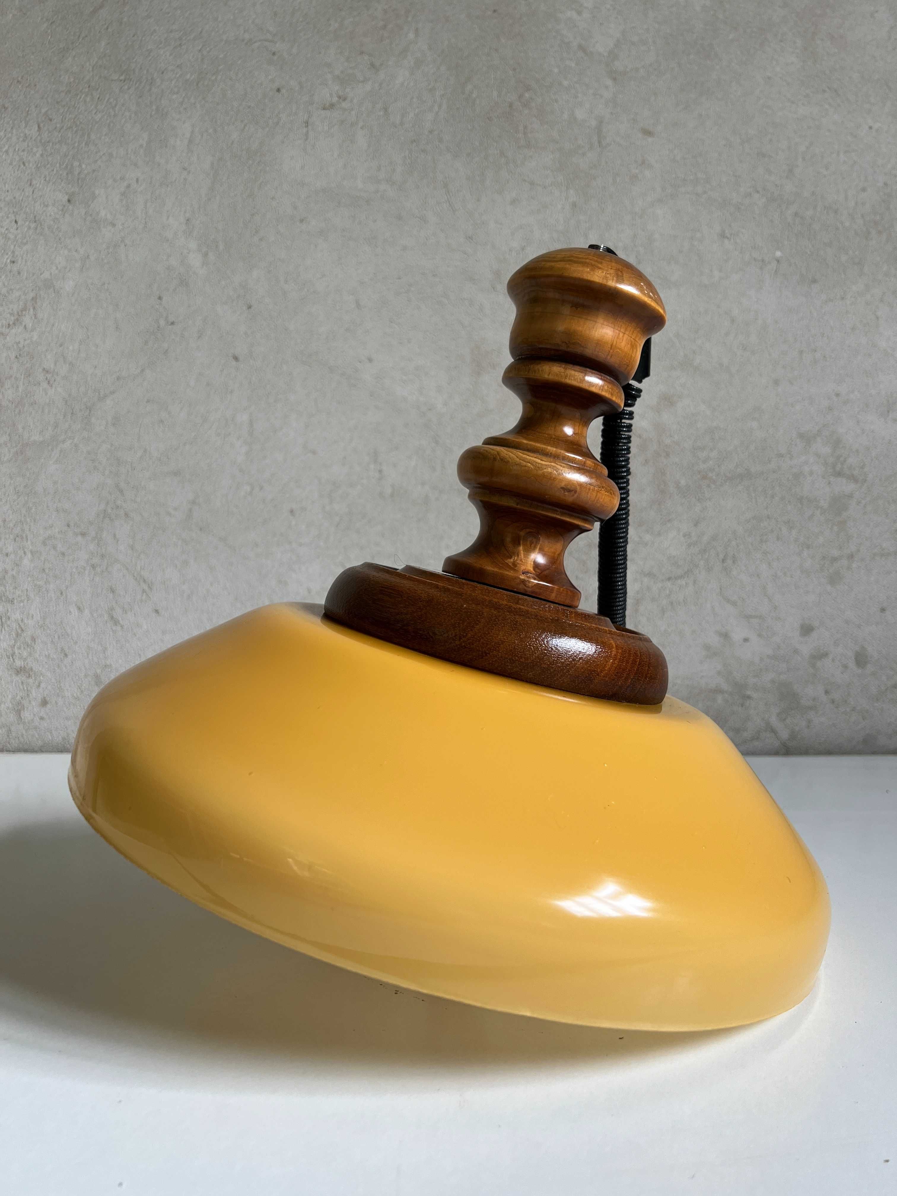 Lampa wisząca ' Space Age '/ Żyrandol PRL / Żółte szkło +drewno OKAZJA