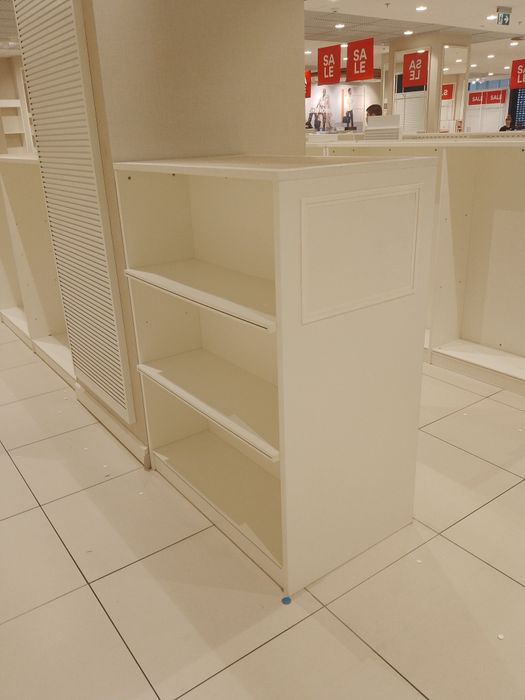 Regał dwustronny biały z grubej płyty meblowej