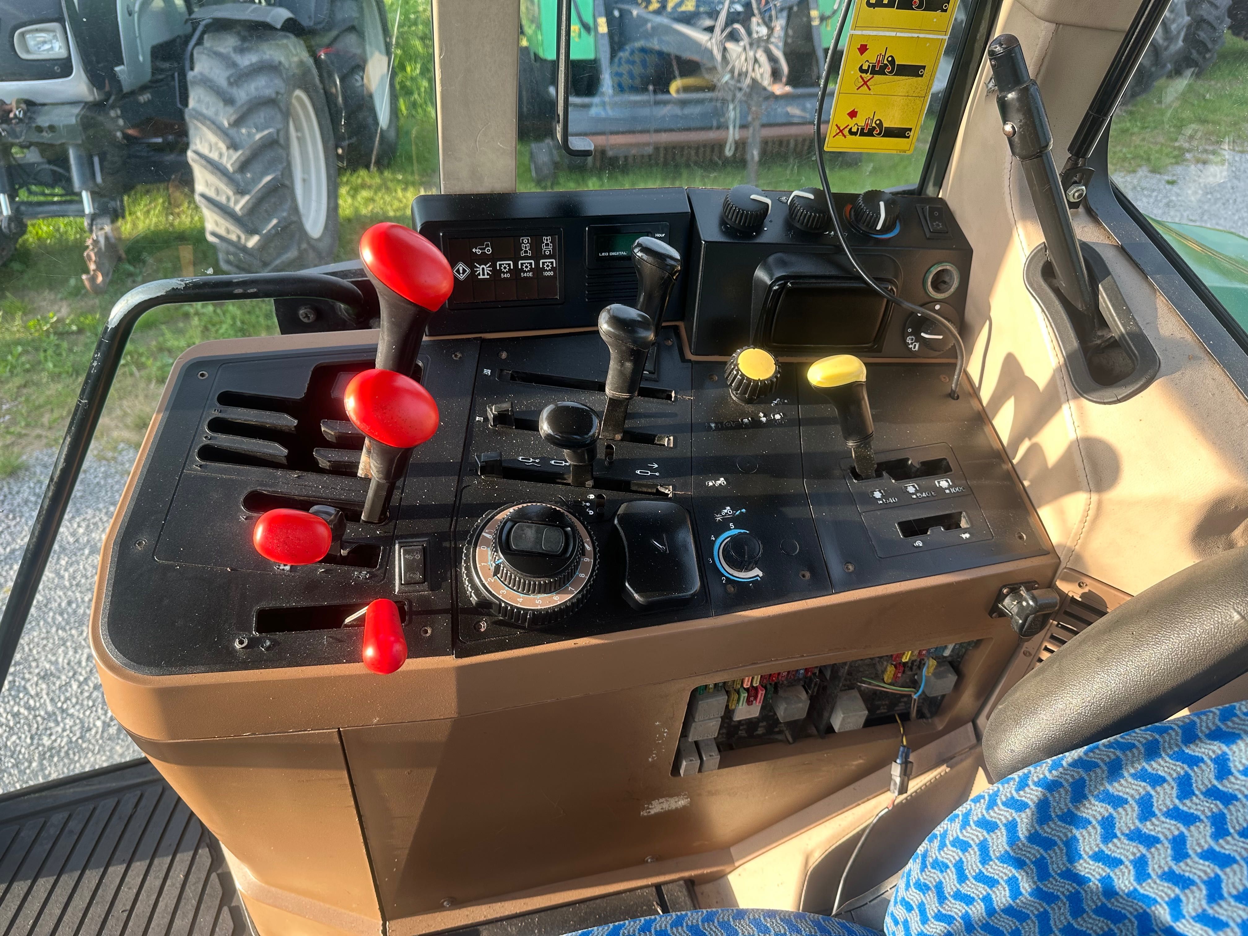 Ciągnik John Deere 6600