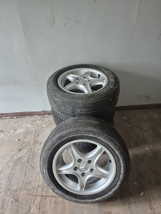 Na sprzedaż oryginalna felga aluminiowa Mercedes-Benz 15 cali.