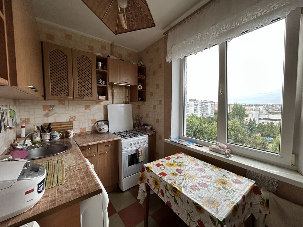 Продам 1к квартиру . Виставка . Проспект миру 60/3 .