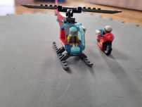 Helikopter strażacki i motor lego
