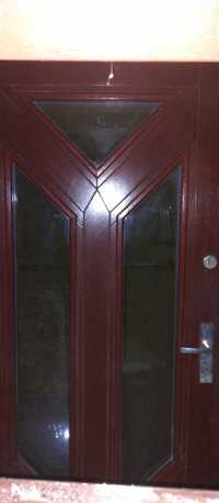 Drzwi wejściowe mahoniowe