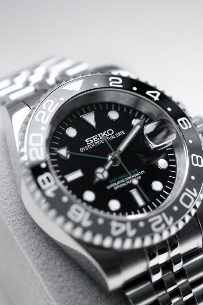 Zegarek Custom Seiko Mod GMT Bruce Wayne