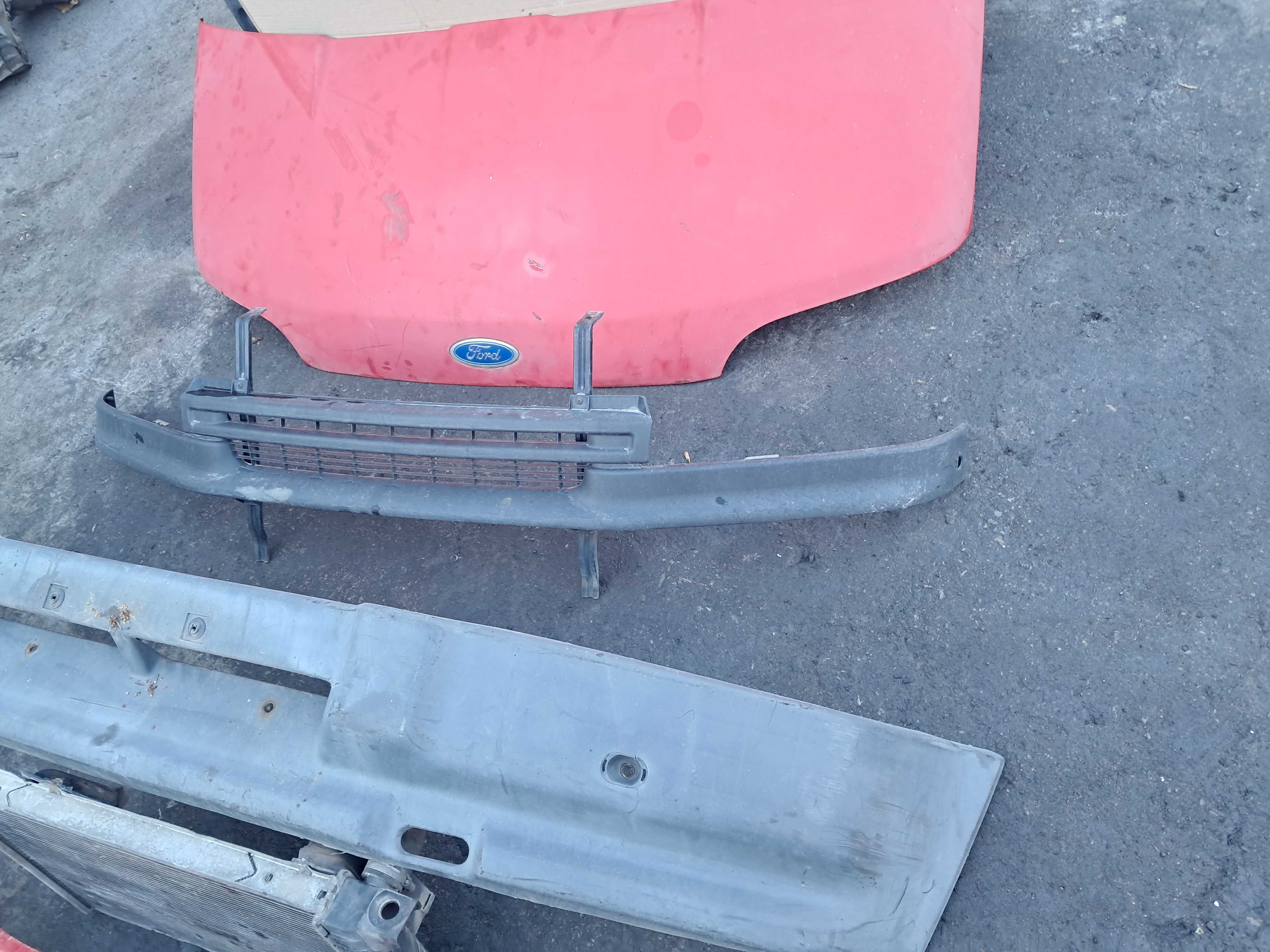Капот решотка Транзит Ford Transit 96-00