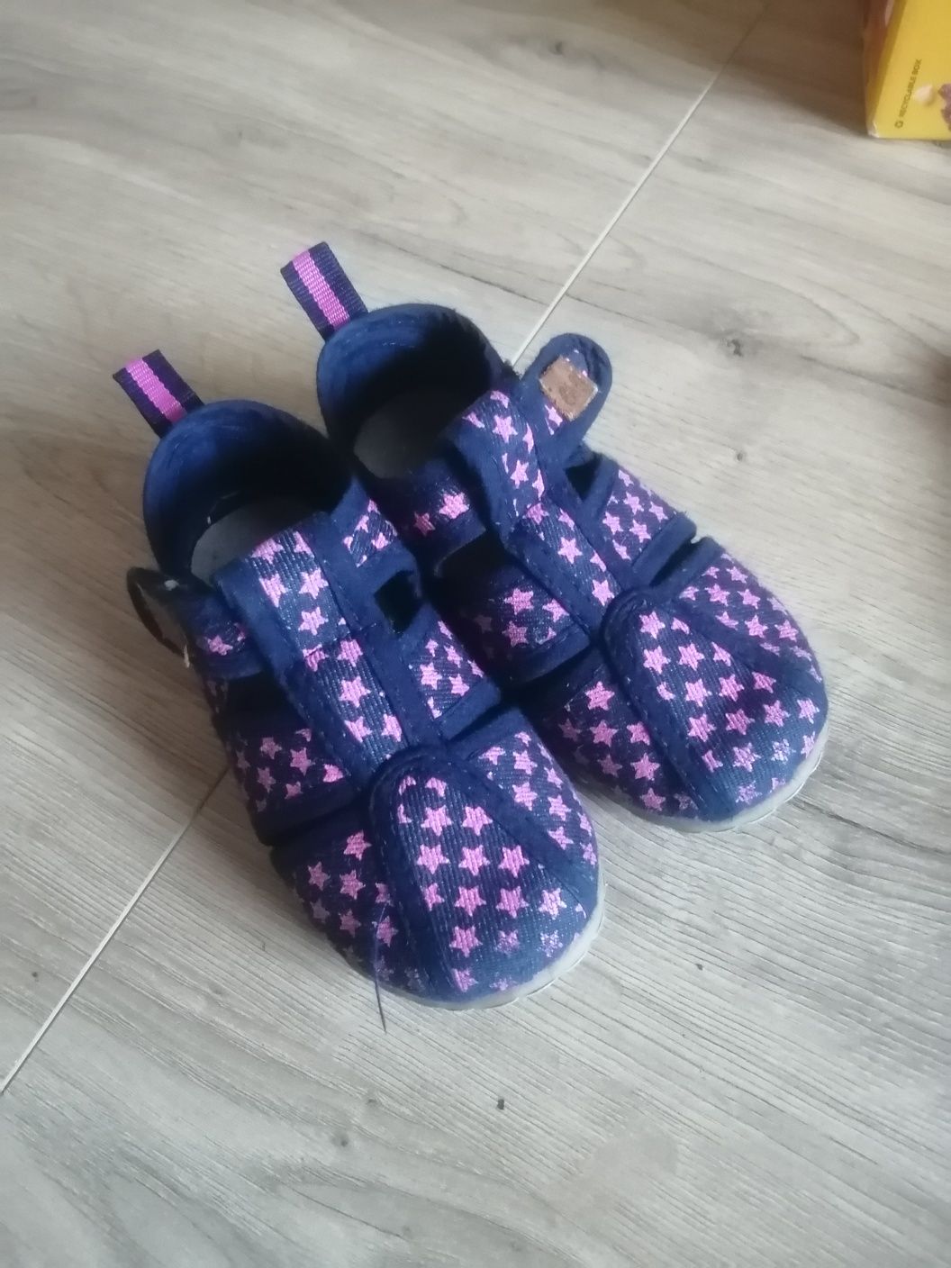 Kapcie emel rozmiar 21