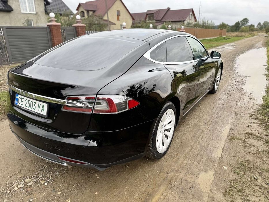 Продам Tesla model S85