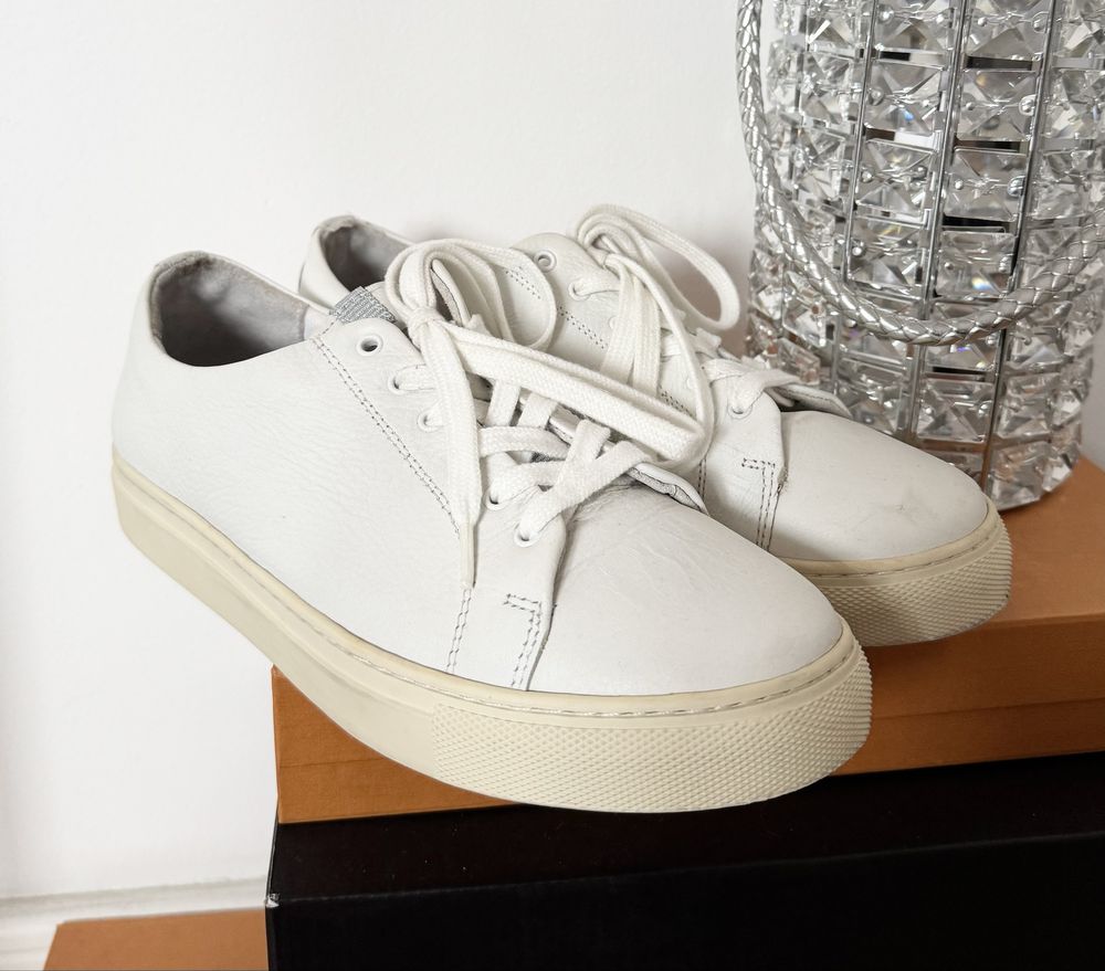 Buty trampki Levi’s skórzane białe 39