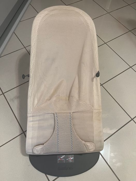 Leżaczek BABYBJÖRN BLISS Perłowy różowy