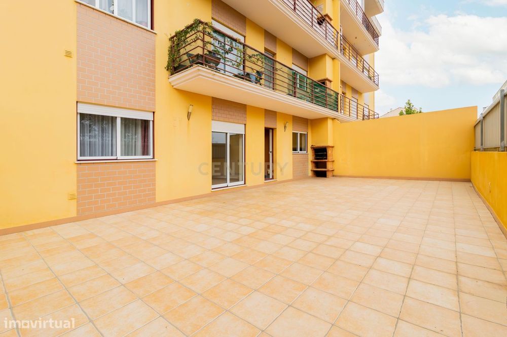 Apartamento T2 com terraço
