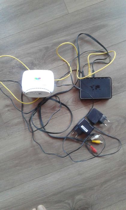 Продам (обмен) тюнер+роутер укртелекома