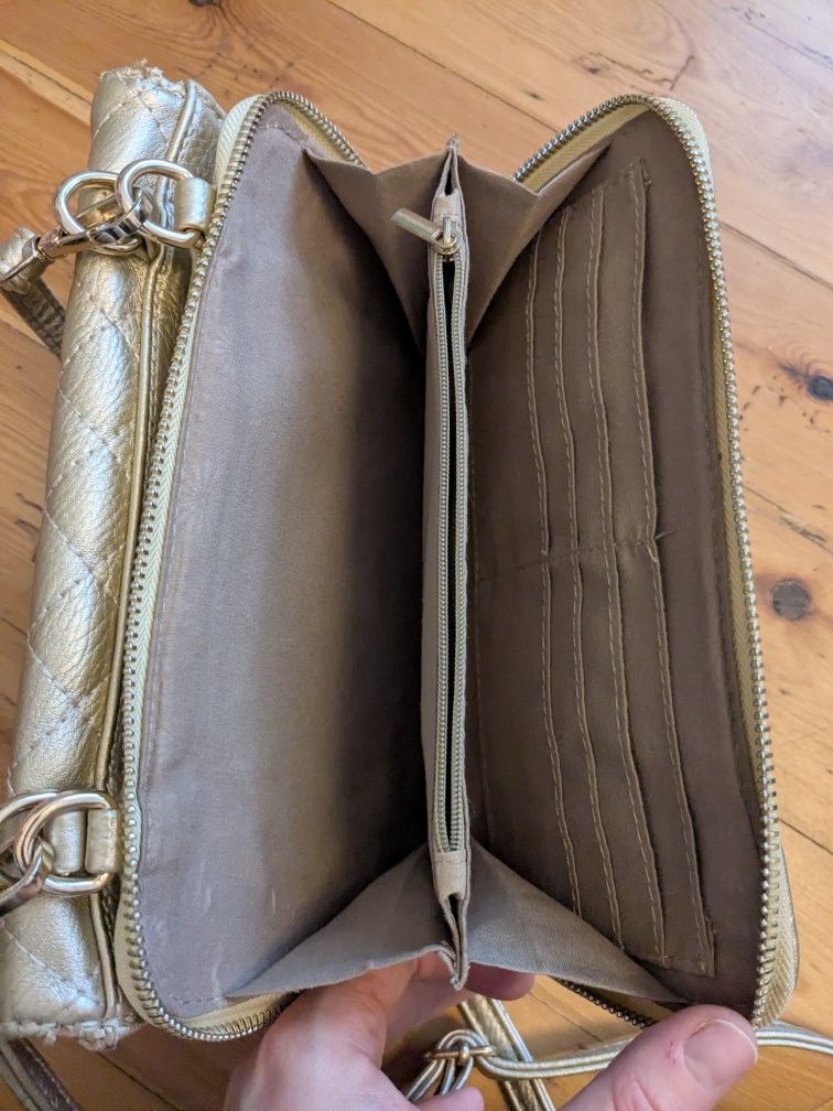 Złota pikowana torebka na ramię crossbody
